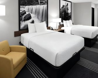 Super 8 by Wyndham Salina I-70 - Salina - Yatak Odası