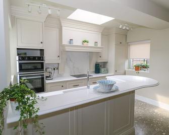 Ned's Cottage - Mulrany - Cocina