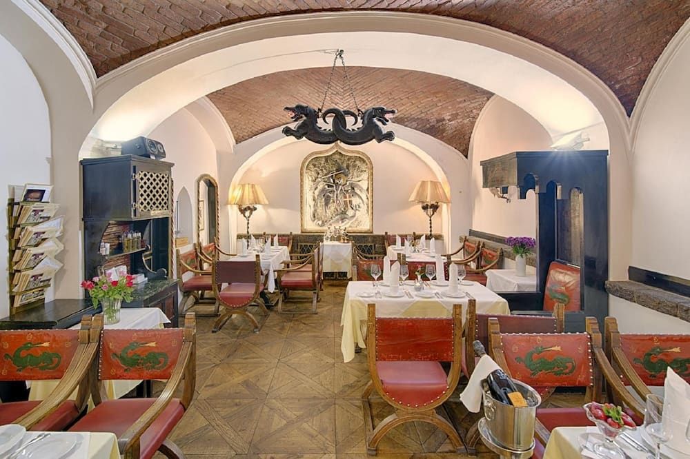 Hotel Embassy - קרלובי וארי - מסעדה