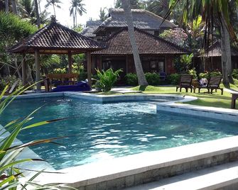 Amarta Beach Cottages - Manggis - Pool