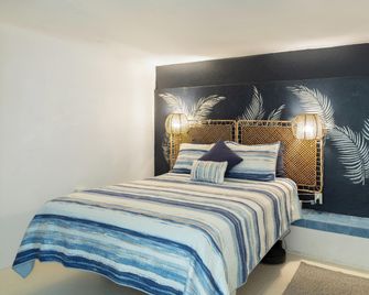 Trade Winds Restaurant & Guest House - Vieques