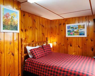 Vacation UniquEly cottage #1 - Ely - Bedroom