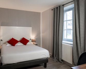 Logis Hotel Restaurant Saint Romain - Anse - Schlafzimmer