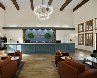 La Fuente Inn & Suites - Yuma - Lobby