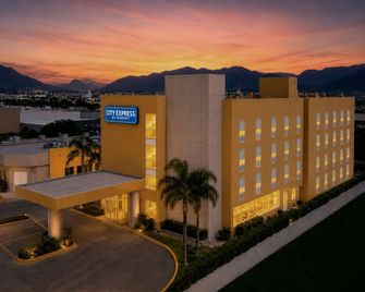 City Express by Marriott Monterrey Santa Catarina - Santa Catarina - Edificio