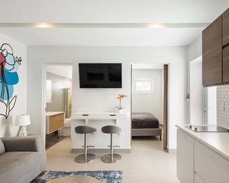Rosalina Ocean Park - San Juan - Living room
