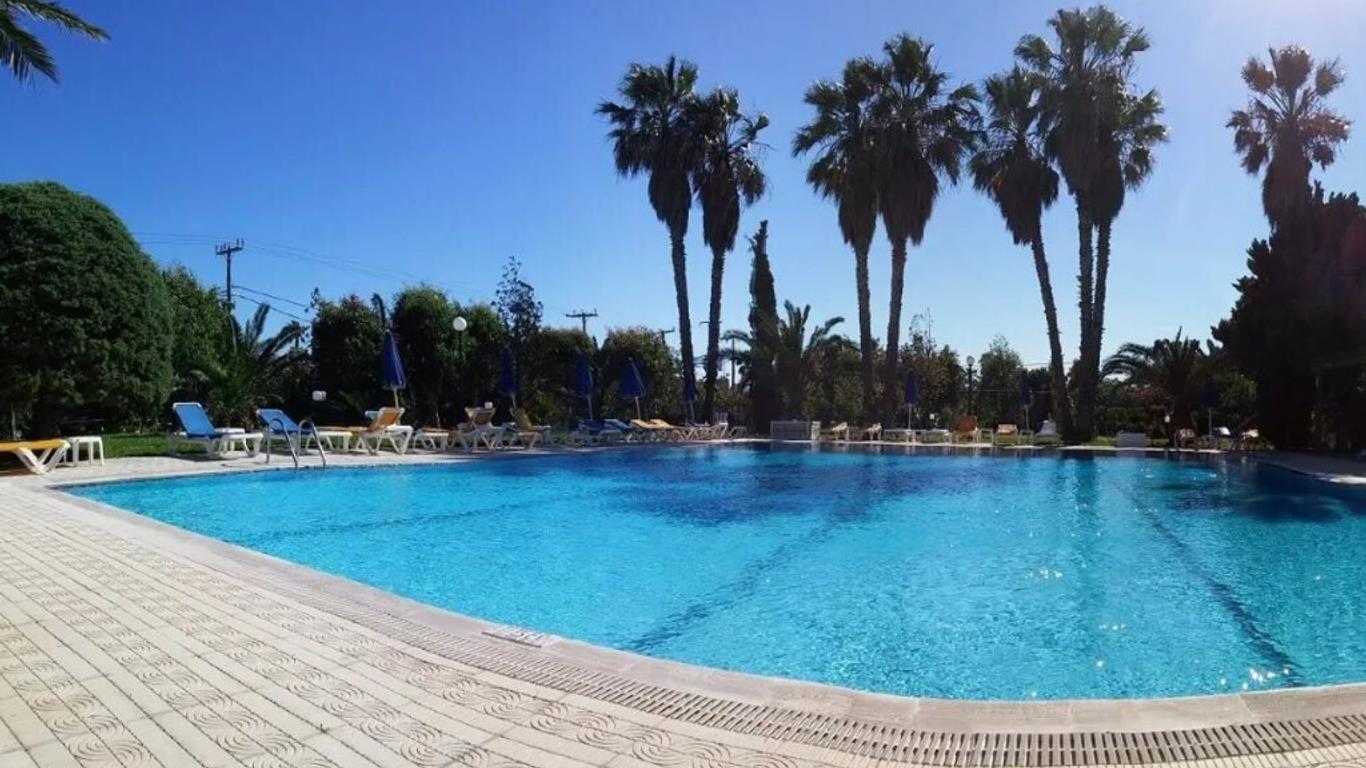 Nina Beach Hotel