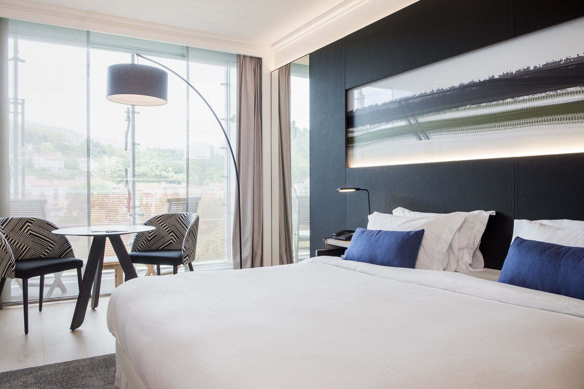 فندق ليون ماريوت سيتي انترناشونال