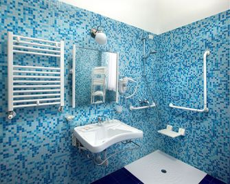 Palazzo Sant`Antonio - Napels - Badkamer