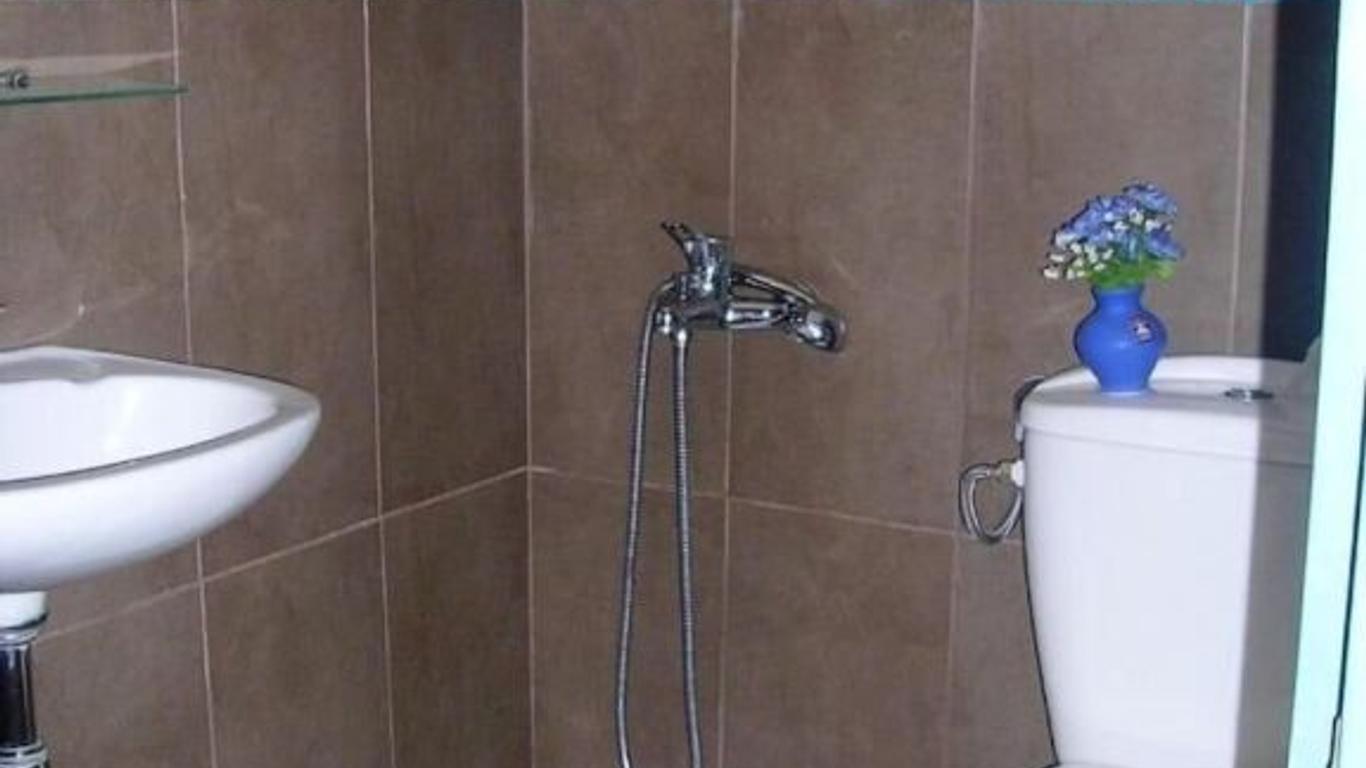 لينا بنسيون