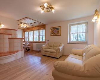 Chalet Butterfly 1 - Mazzin - Sala de estar