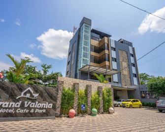 Grand Valonia - Jember - Budova