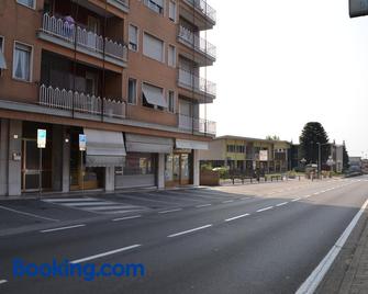 Albergo Roma - Gattico - Building
