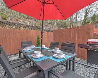 Monarch Mountain Cabins Cabin B - Elizabethton - Patio
