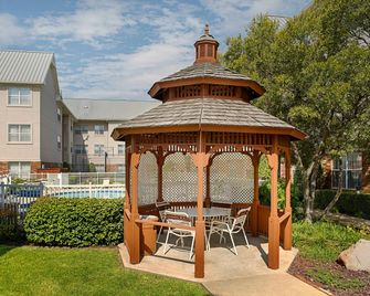 Residence Inn by Marriott Dallas DFW Airport North/Irving - אירווינג - פטיו