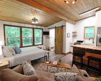 Tiny Tarheel Cozy Retreat Near Unc Tiny House - Chapel Hill - Bedroom