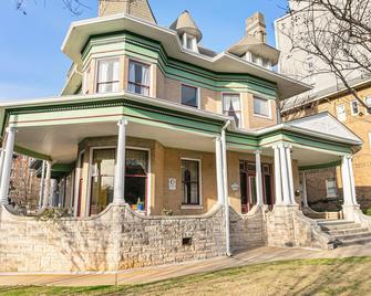 Hassinger Daniels Mansion Bed And Breakfast - Birmingham - Building