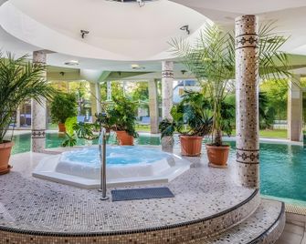 Residence Hotel Balaton - Siófok - בריכה