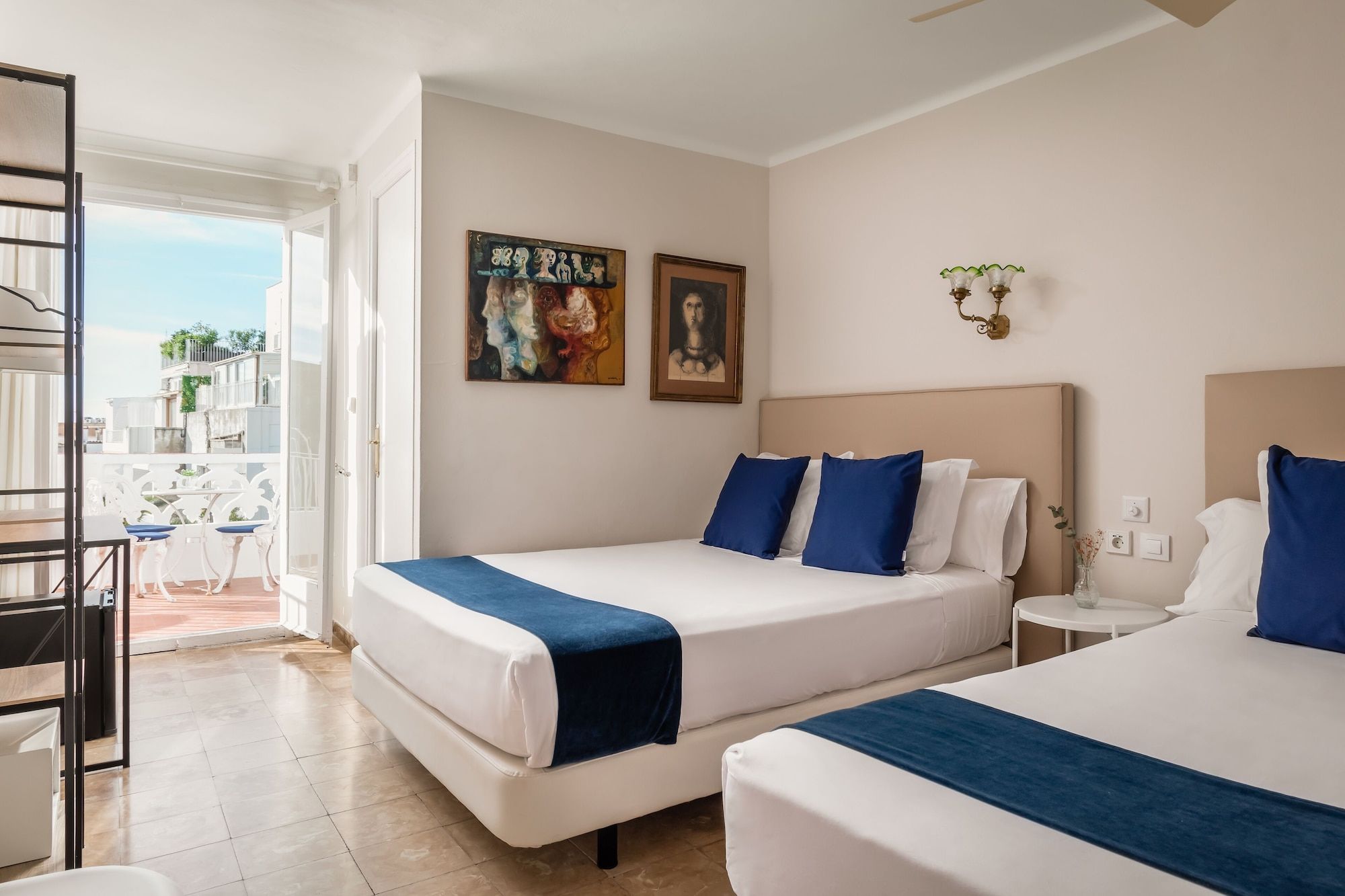 Hotel Medium Romantic - סיטגס