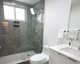 251 Airport Top House Apartments - Miami - Bad