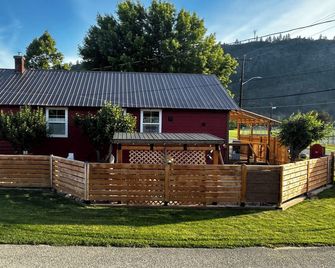 Quirky, heritage with all the comforts to make your stay just right! - Grand Forks