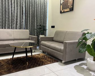 Hotel Royal Empire - Gandhinagar - Huiskamer