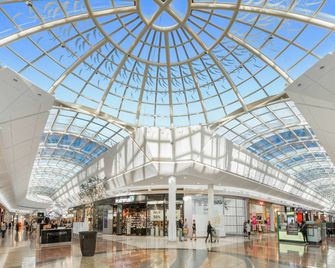 Mantra Melbourne Epping - Epping - Salónek