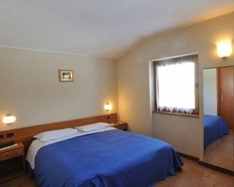Hotel Ristorante San Pietro - Valdisotto - Habitación