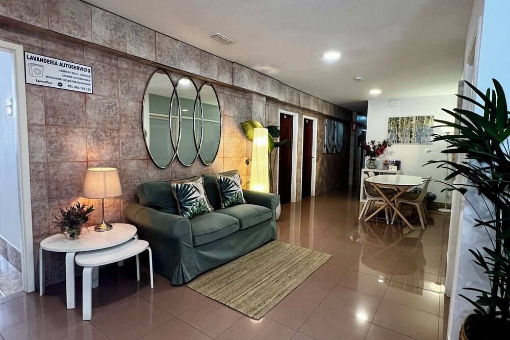 هوستال ريسيدنثيا كاردونا - أريسيفي - غرفة معيشة