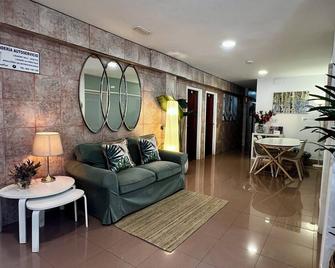 Hostal Residencia Cardona - Arrecife - Sala de estar