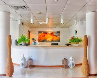 Hotel Torre Praia - Porto Santo - Recepción