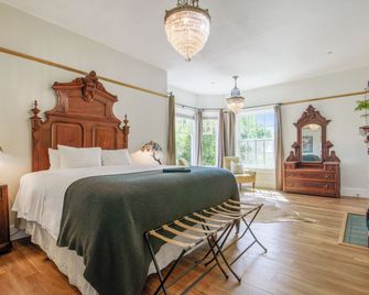 Cedar Gables Inn - Napa