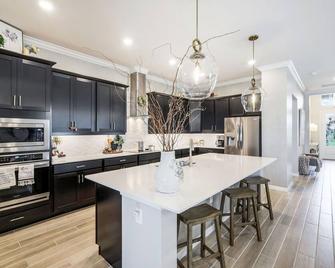 Beautiful luxury, golf vacation home available for seasonal rental. - Immokalee - Kitchen