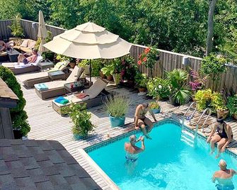 Immaculate Luxury Fire Island Pines Home, Gourmet Kitchen, Pool, Hot Tub Private - Sayville - Piscina