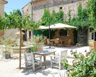 Le Domaine Saint Jean - Apt - Pátio