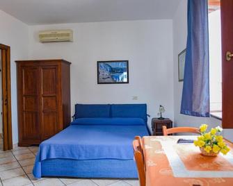 Residence Marina Corta - Lipari - Schlafzimmer