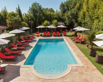 The Originals City, Hôtel Le Lodge, Bayonne Nord - Ondres - Piscina
