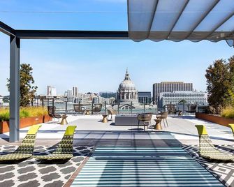 Fantastic Hayes Valley 1BR w/ Concierge & Spa, nr Dining, by Blueground - San Francisco - Balcón