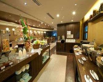 Ramada by Wyndham Manila Central - Manila - Buffet