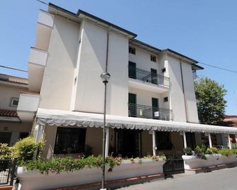 Hotel Villa Boschetti - San Mauro a Mare - Edificio