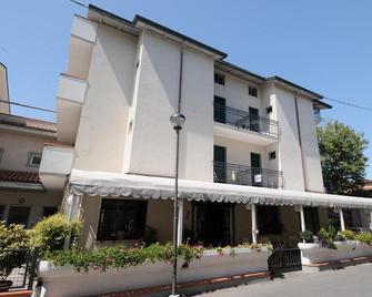 Hotel Villa Boschetti - San Mauro a Mare - Edificio