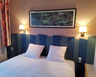 Hotel Le Sully La Roche Sur Yon - La Roche-sur-Yon - Bedroom