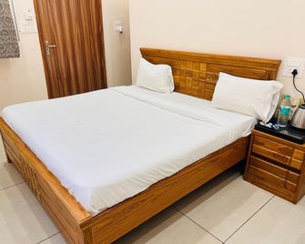 Hotel Hare Krishna Dham - Vrindavan - Schlafzimmer