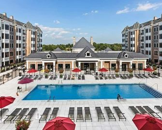 The Selby - Westbury - Pool