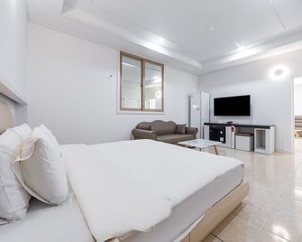 Ocean Hotel - Gwangju - Habitación