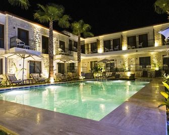 Icarus Alacati +16 - Cesme - Zwembad