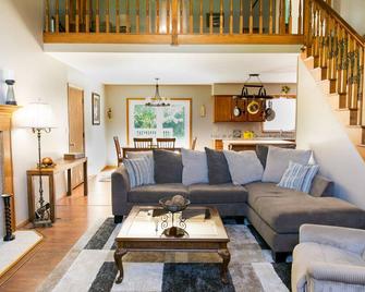 Home Away From Home Country Charm - Waterford - Sala de estar