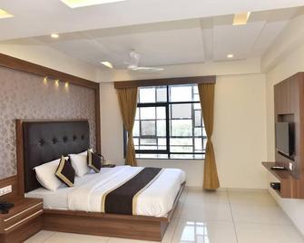 Hotel Aagman - Sankeshvar - Bedroom