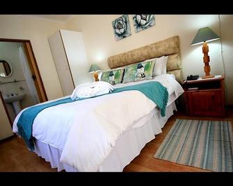 Doves Nest Guest House-45 rooms-Bed and Breakfast - Kempton Park - Slaapkamer