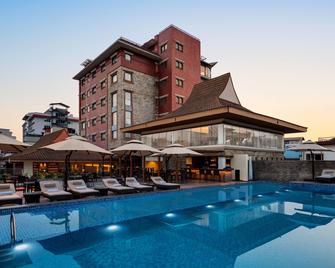 Ramada by Wyndham Kathmandu Dhumbarahi - Katmandu - Havuz